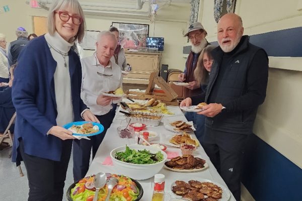 Congregation Shaarei Zedeck - Who We Are - Members at Lunch